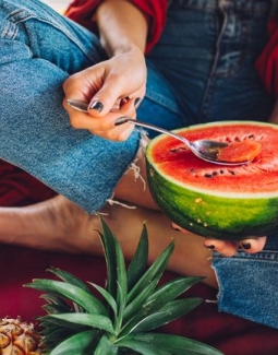 آبرسانی به بدن با میوه ها