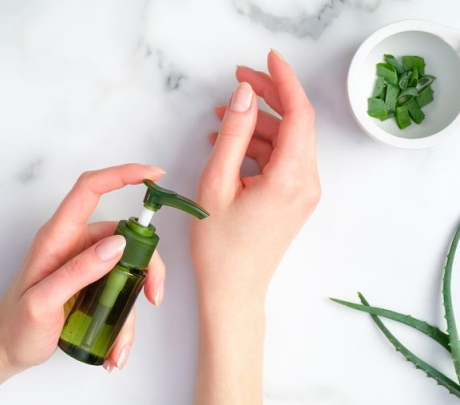 درمان های خانگی آسان برای دست های خشک و خشن