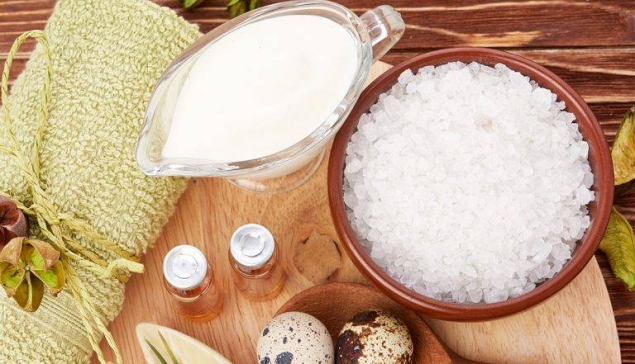 اسکراب بدن با نمک دریایی
