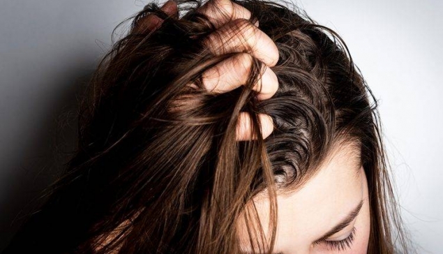 درمان های خانگی موی چرب